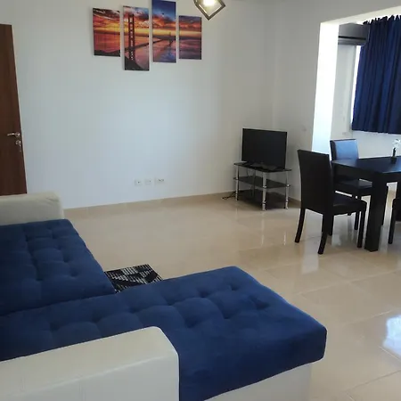 Apartament Ariana *